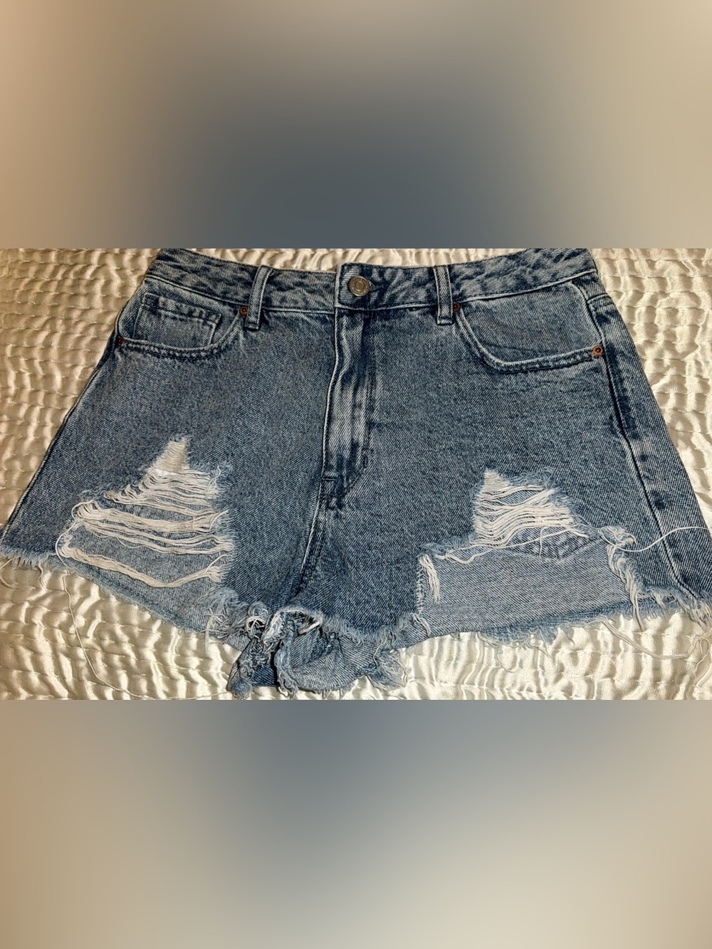 Excellent PACSUN HIGH RISE FESTIVAL Women’s Size 28 Distressed Denim Short - Picture 2 of 10